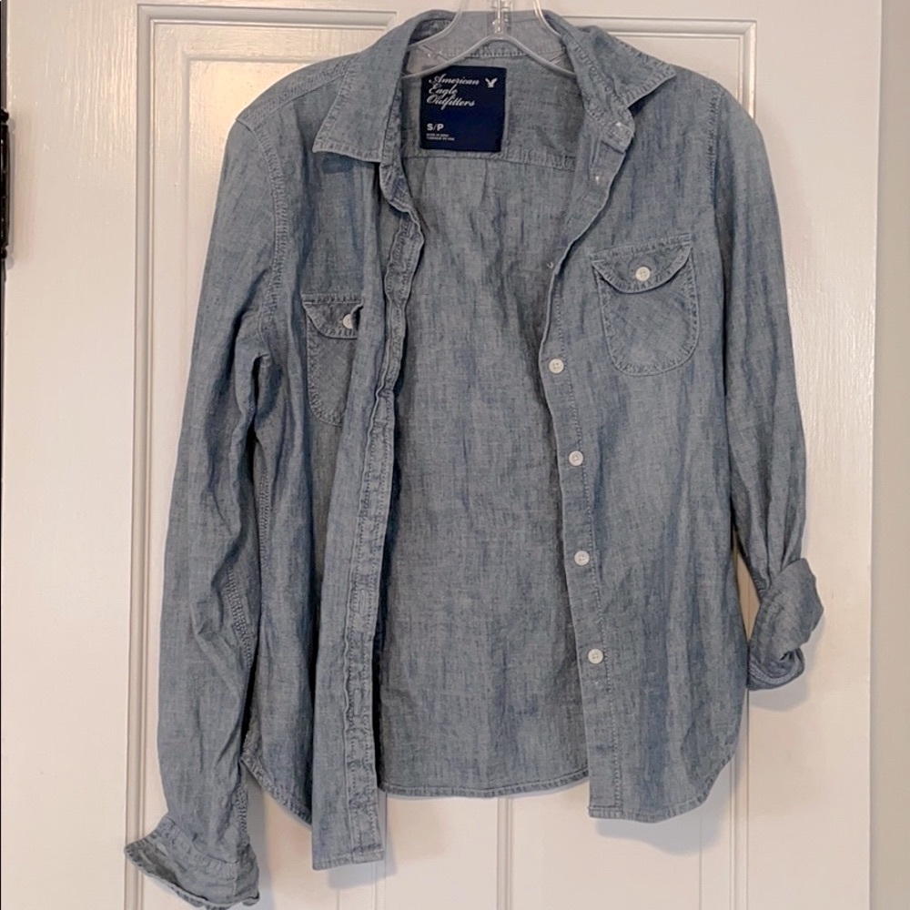 American Eagle chambray button-up